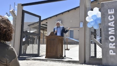 Morales llev&oacute; la energ&iacute;a de Cauchari a Quebrale&ntilde;a y la transform&oacute; en escuela secundaria