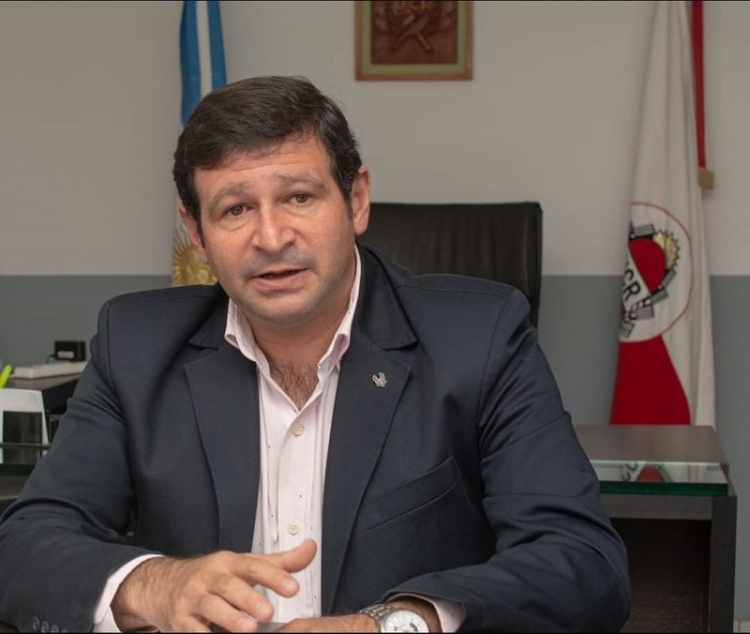 Del asado a los sueldos altos, m&aacute;s demagogia de parte de Mois&eacute;s