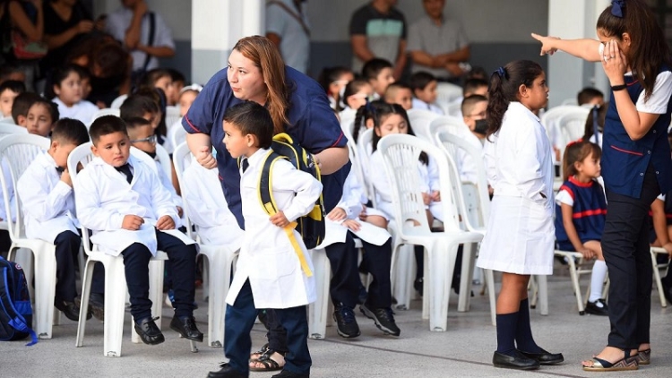 El Gobierno convoc&oacute; a ministros de Educaci&oacute;n y gremios a una reuni&oacute;n para fijar el salario docente
