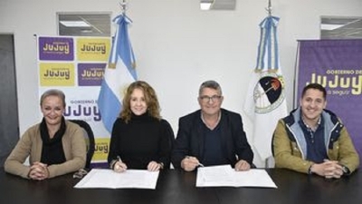 Firma de contrato para la construcci&oacute;n de nuevos Jardines Maternales en la provincia