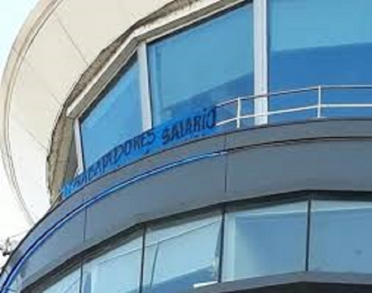 Controladores a&eacute;reos anuncian paros escalonados desde el 22 de agosto