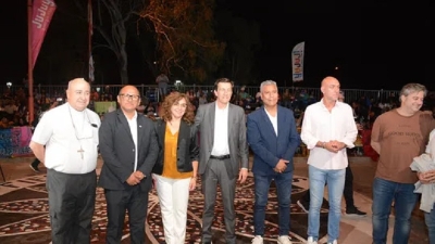 FNE: Iniciaron los tradicionales desfiles de carrozas
