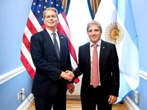 Caputo se reuni&oacute; con Bessent, quien elogi&oacute; el programa econ&oacute;mico, y trabajaron en una agenda com&uacute;n