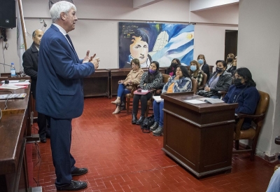 Capacitaron a los centros vecinales en ceremonial y protocolo