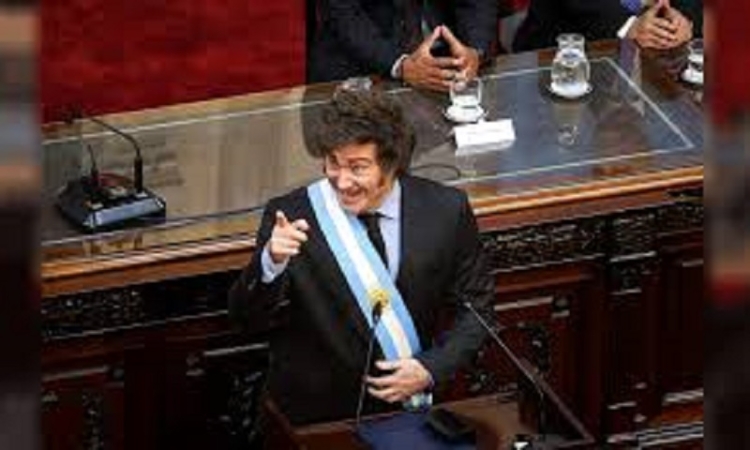 Javier Milei asiste al Tedeum y ensaya una foto de unidad, pese a que la interna no afloja