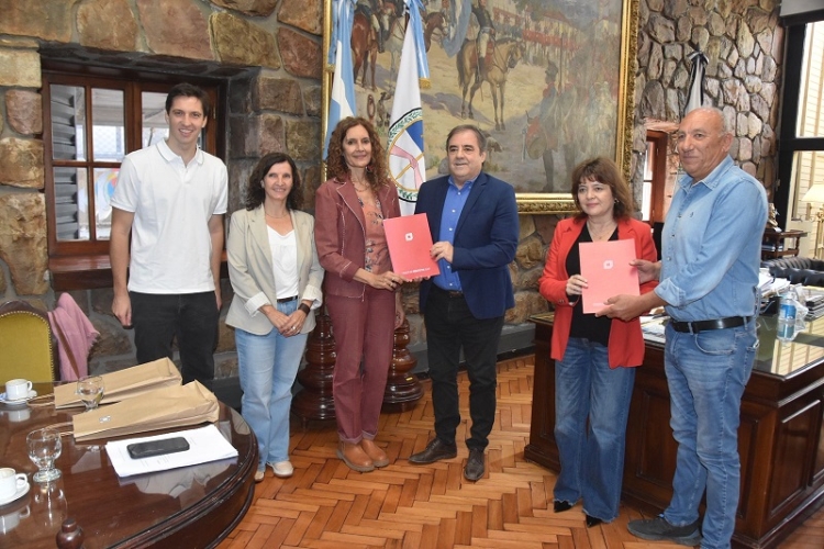 El vicegobernador Alberto Bernis recibi&oacute; a las autoridades del Colegio Profesionales de Arquitectura y Urbanismo de Jujuy