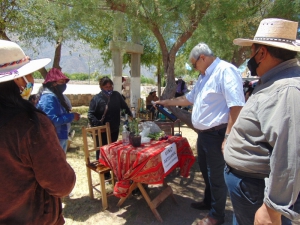 Haquim particip&oacute; de la apertura de la feria de agricultores de Tumbaya