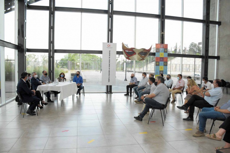 Gerardo Morales se reuni&oacute; con constructores juje&ntilde;os