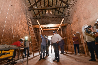 A plena restauraci&oacute;n de la capilla de Uquia