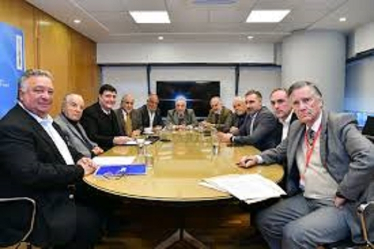 Se firm&oacute; la paritaria mercantil