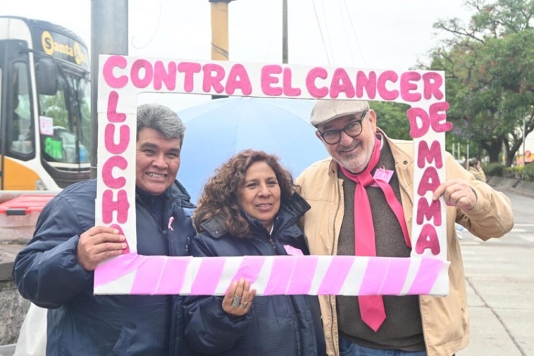 El Municipio realiz&oacute; una jornada de concientizaci&oacute;n sobre el c&aacute;ncer de mama en el Puente Lavalle