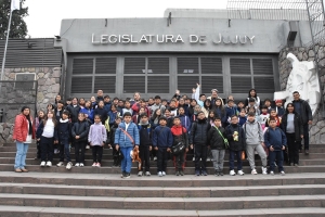 Estudiantes de la Escuela Primaria N&deg; 223 visitaron la Legislatura