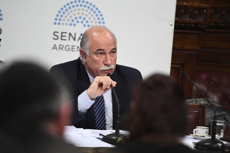 Fiad solicit&oacute; informes a An&iacute;bal Fern&aacute;ndez