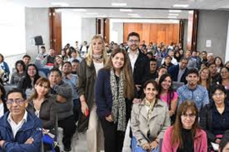 Educaci&oacute;n fortaleci&oacute; la formaci&oacute;n en ceremonial y protocolo para instituciones educativas