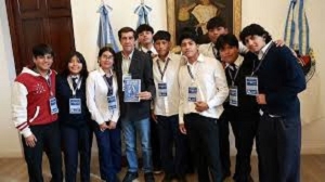 Sadir recibi&oacute; a estudiantes juje&ntilde;os que presentar&aacute;n sus relatos en la Feria del Libro