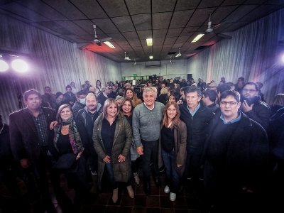 Con la conducci&oacute;n de Morales, la UCR hace pie en provincia de Buenos Aires