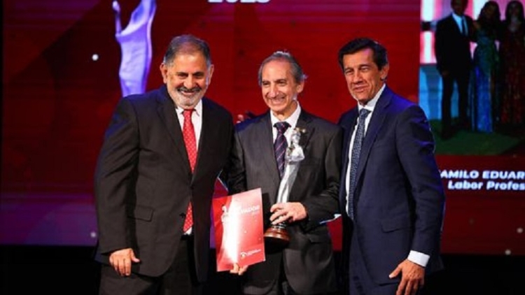 Sadir particip&oacute; de la entrega de premios San Salvador