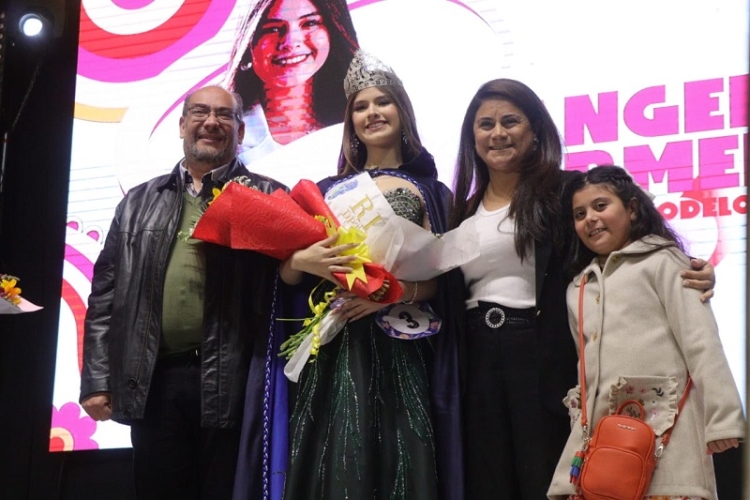 Angelina Armella es la nueva reina de los estudiantes 2025 por Palpalá