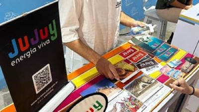 La Magia Pura de Jujuy encanta a cientos de turistas en la Costa Argentina, con juegos y color