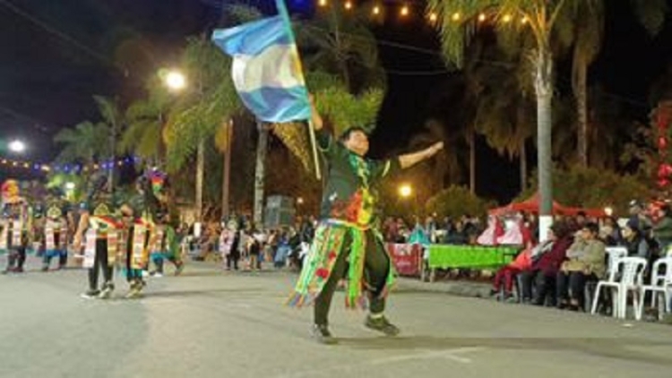 El Carmen vivi&oacute; una noche inolvidable en los Corsos de Invierno 2024