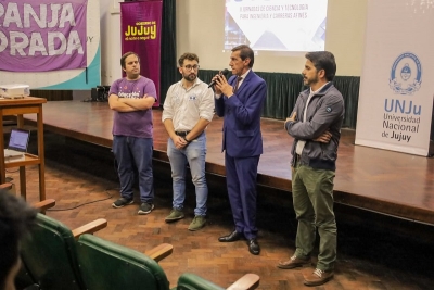 Sadir pidi&oacute; a estudiantes especializarse en energ&iacute;as renovables y litio