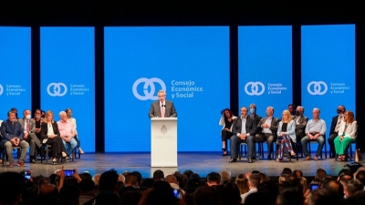 Fern&aacute;ndez pidi&oacute; "abrir una discusi&oacute;n honesta sobre el mejor dise&ntilde;o de la Corte Suprema"