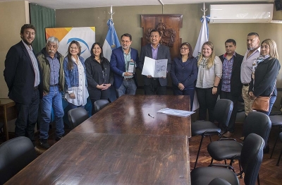 Declararon de inter&eacute;s municipal el libro &ldquo;vecinalismo 2.0&rdquo; de mauricio cervantes