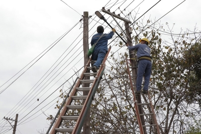 El municipio contin&uacute;a mejorando la iluminaci&oacute;n en los barrios