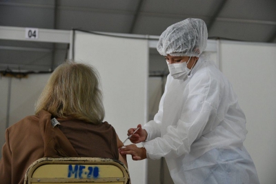 Covid-19. Se vacunar&aacute; en capital a todos los inscriptos hasta el 30 de marzo