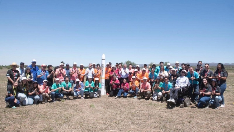 Estudiantes secundarios de cinco provincias lanzar&aacute;n sondas satelitales