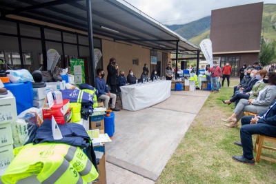El Gobernador entreg&oacute; insumos y recursos del Plan Girsu