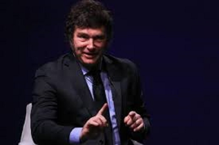 El Presidente habl&oacute; de "dolarizaci&oacute;n end&oacute;gena" y afirm&oacute; que "si se nos da la gana vamos a poder cerrar el Banco