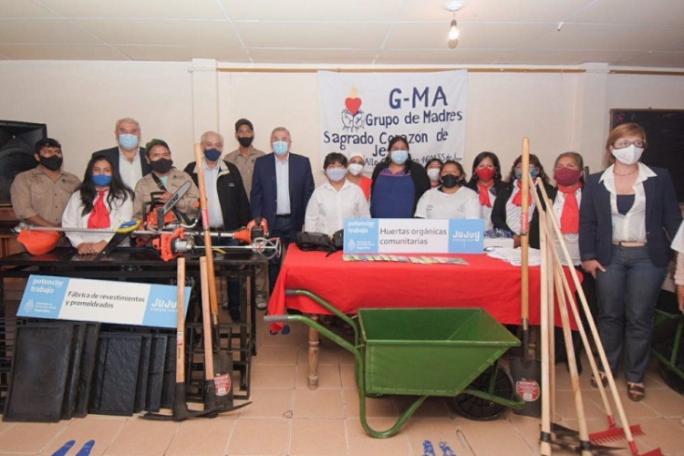 Potenciar Trabajo: Contin&uacute;a la entrega de herramientas en capital