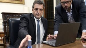 Massa firm&oacute; las leyes de Donaci&oacute;n de Plasma, Fibrosis Qu&iacute;stica y Recetas Digitales