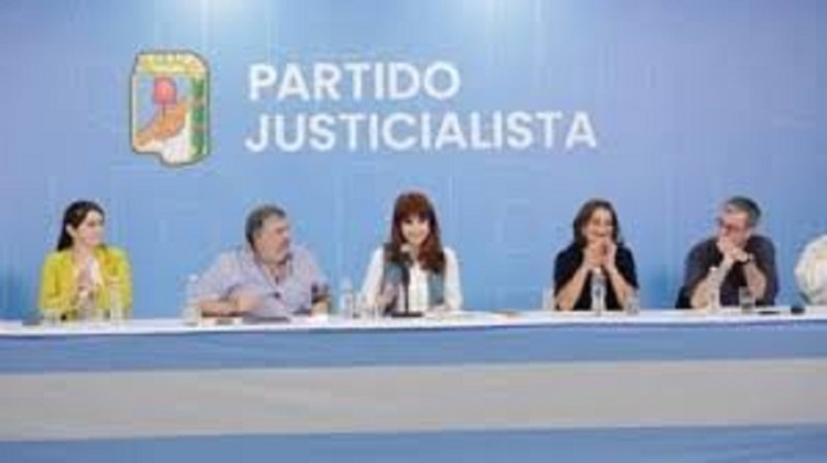 Sin Cristina Kirchner y con Axel Kicillof en duda, el PJ se re&uacute;ne este martes en un congreso virtual