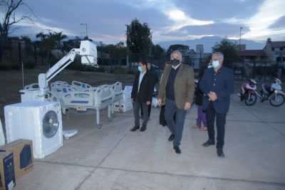 Morales entreg&oacute; modernos equipos para el sistema de salud