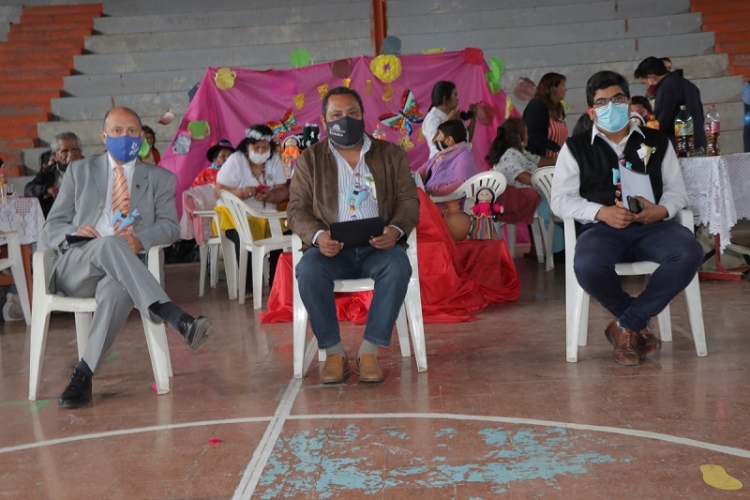 Palpal&aacute; celebr&oacute; el "d&iacute;a del jubilado" junto a Nino Fuentes