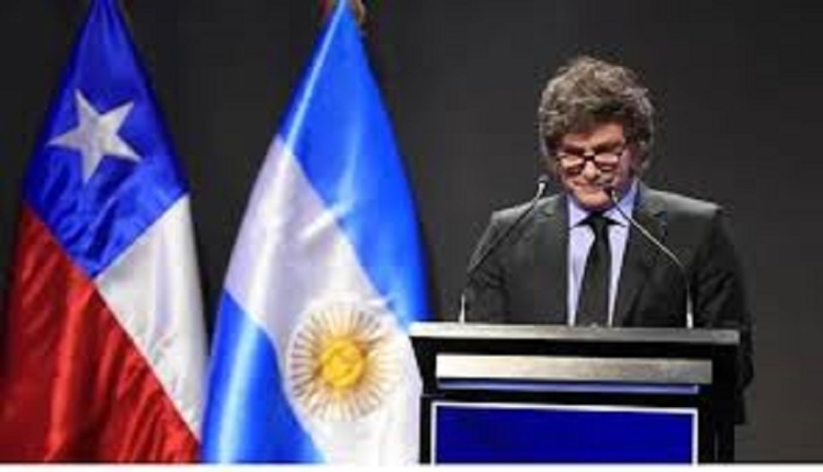 Milei destac&oacute; en Chile que la Argentina tendr&aacute; este a&ntilde;o un super&aacute;vit de casi cuatro mil millones de d&oacute;lares