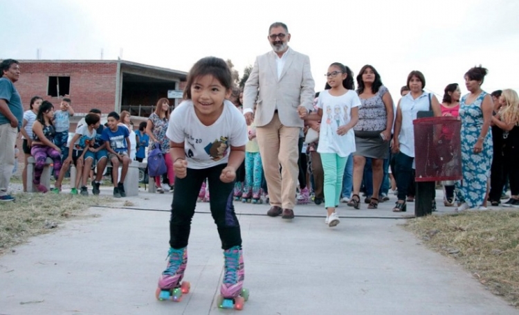Plaza de la Mujer con nuevo equipamiento