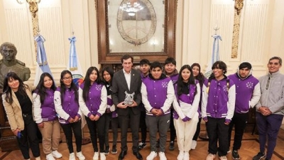 Sadir recibi&oacute; a la primera promoci&oacute;n de la Escuela T&eacute;cnica 2 de Olaroz Chico