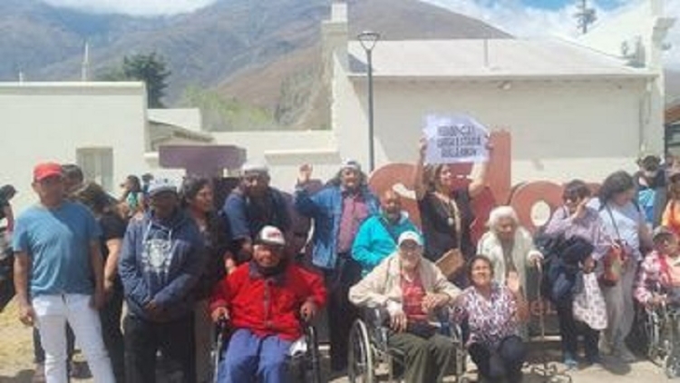 Tren Solar: una aventura cultural para personas mayores de la Residencia Guillerm&oacute;n