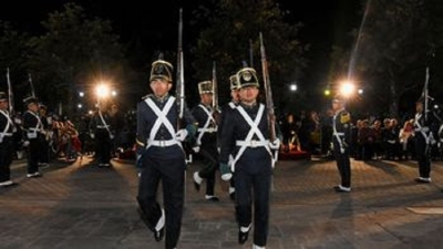 Morales particip&oacute; del tradicional Cambio de Guardia de Honor en Casa de Gobierno