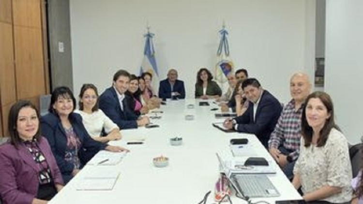 La comisi&oacute;n de educaci&oacute;n particip&oacute; de una sesi&oacute;n especial en el Complejo Ministerial