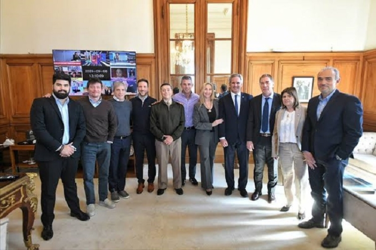 Con proyectos clave y la necesidad de resultados, el Gobierno convoca a su mesa pol&iacute;tica