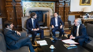 Fern&aacute;ndez analiz&oacute; con Rodr&iacute;guez Larreta, Kicillof y ministros la continuidad del aislamiento