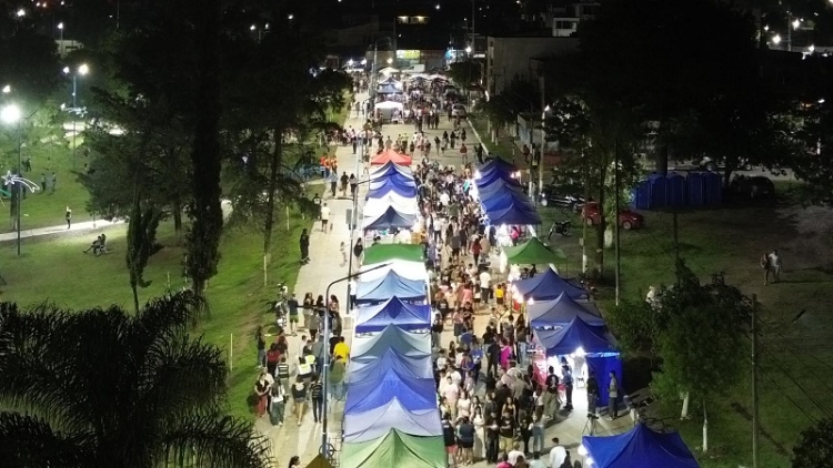 Palpale&ntilde;os disfrutaron de la exitosa feria navide&ntilde;a que impuls&oacute; la econom&iacute;a local en la avenida Africa