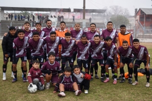 Luj&aacute;n gan&oacute; ante su gente y lidera en soledad