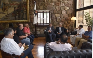 Carlos Haquim recibi&oacute; a secretarios generales de asociaciones de empleados legislativos