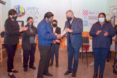 Morales entreg&oacute; financiamiento a j&oacute;venes recicladores