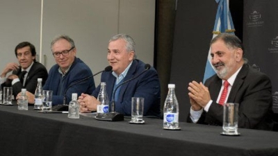 Morales firm&oacute; convenio para la ejecuci&oacute;n de obras y puesta en valor del Mercado 6 de Agosto